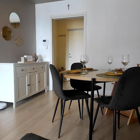 Panoramisk Naer Flyplass 2 Apartamento *