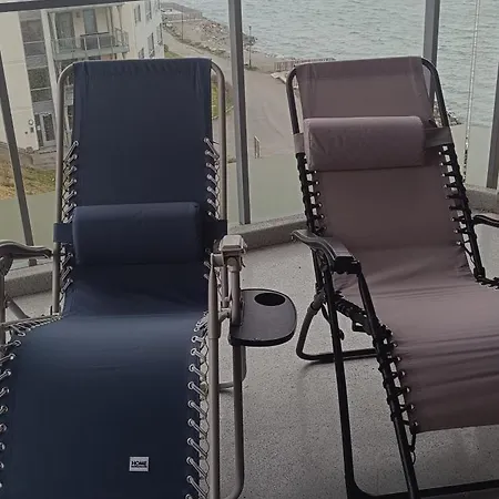 Modern Apartment Near Airport Ideal For Weekly Stay